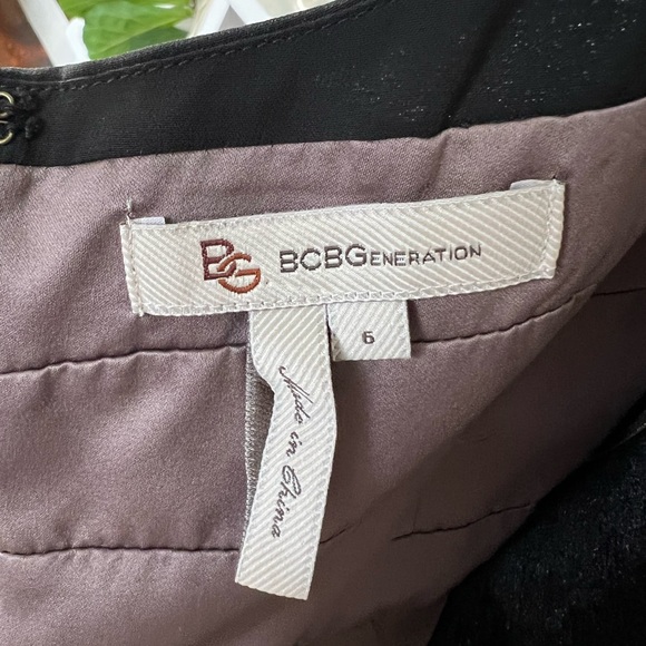 BCBG taupe and black dress in size 6 - Picture 9 of 9